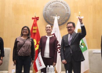 Se reúnen Sheinbaum y diputados federales