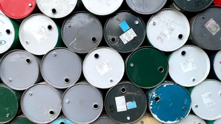 Por temores en Medio Oriente, se dispara el precio del petróleo hasta 78.33 dólares