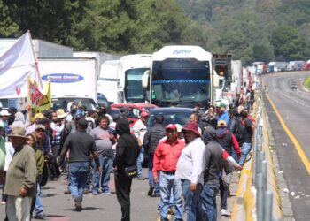 Crisis Logística en la México-Puebla: El Bloqueo Genera un Colapso en el Flujo de Mercancías