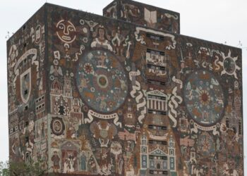 La UNAM expulsa 7 alumnos por ocupación y daños a oficinas de Dirección de CCH