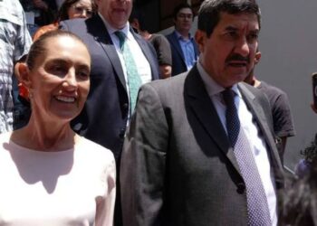 Sheinbaum respalda a Corral y acusa “persecución política”