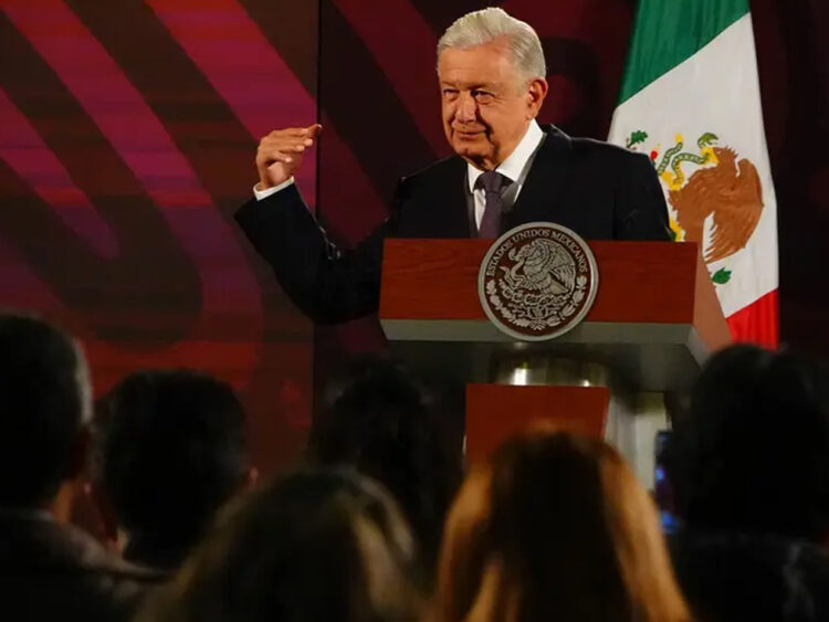 López Obrador acusa al CCE de pedir que se viole la Constitución