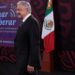 López Obrador pide a la prensa estar lejos del poder y cerca del pueblo