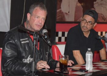 Vampiro afirma regresar a sus raíces con sus nuevos proyectos