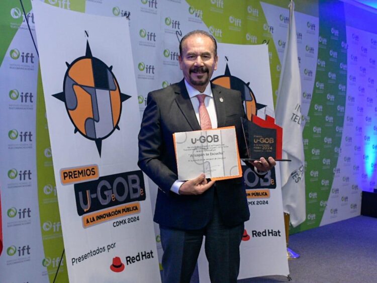 RECIBE PEDRO RODRÍGUEZ PREMIO U-GOB POR EL DESARROLLO DE LA APLICACIÓN ‘ATIZAPÁN TE ESCUCHA’