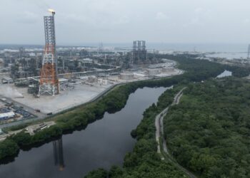 En 15 días, Dos Bocas producirá el 20% de gasolinas que se consumen en México: AMLO