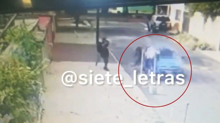 Arrollan a asaltante y frustran robo por venta falsa de auto en Aragón