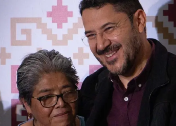 Entrega GCDMX predio a costureras afectadas por sismo del 19S de 1985