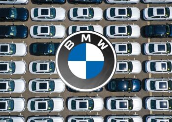 BMW retira más de un millón de vehículos en China por un problema con los airbags