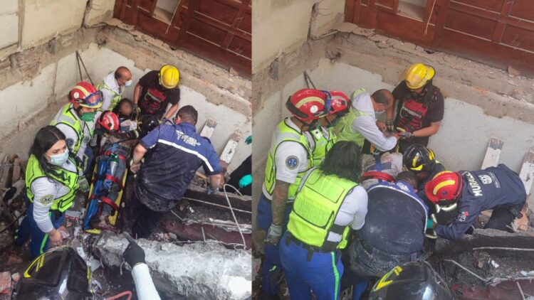 Rescatan a hombre que quedó atrapado en el derrumbe de una construcción en la Cuauhtémoc