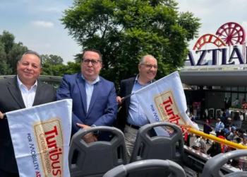 Turibus y Aztlán Parque Urbano se unen en favor de atracciones