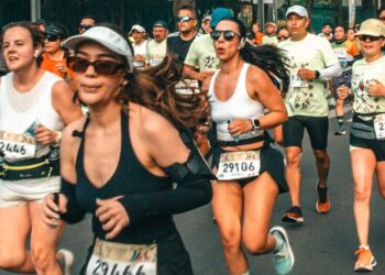 Maratón CDMX 2024: Camiones gratis para corredores; rutas y horarios