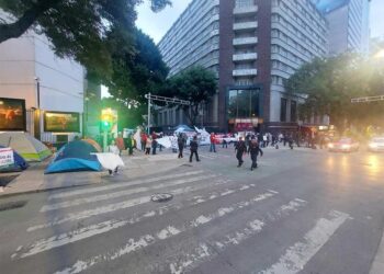 Protestan contra la reforma judicial frente al Senado en CDMX