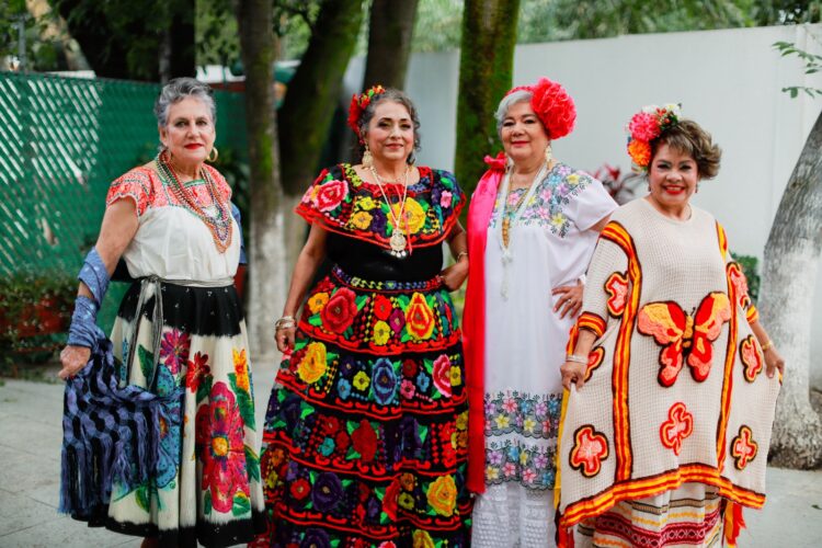 EL DIF TLALNEPANTLA  PRESERVA LAS TRADICIONES MEXICANAS CON LA CORONACIÓN DE LA REINA FIESTAS PATRIAS 2024