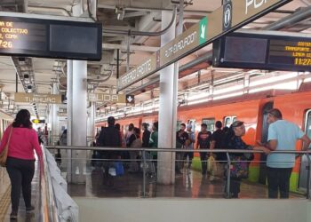 Usuario se arroja a vías del Metro en Periférico Oriente, Línea 12