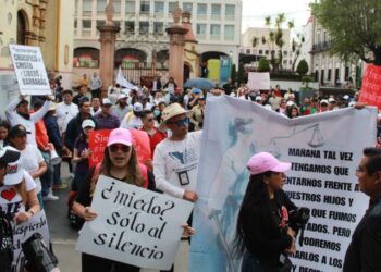 Protestan frente al Congreso de Edomex contra la Reforma Judicial recién aprobada