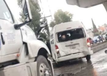 Fuerte accidente en la autopista México-Puebla deja dos heridos