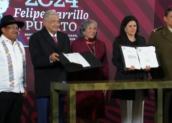 Reformas constitucionales de GN y de pueblos indígenas es firmada por AMLO