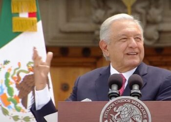 López Obrador hace consulta a mano alzada sobre Poder Judicial; gana el ‘sí’