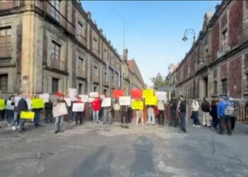 Exigen libertad de operación de Didi y Uber en AICM; Semar promete revisión de política