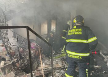 Salen de hospital 2 de los 6 heridos por explosión en vivienda de Coyoacán