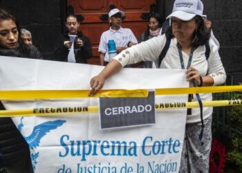 Trabajadores SCJN cierran instalaciones paro