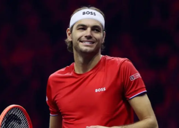 Taylor Fritz mantiene al equipo mundial al frente en la Copa Laver