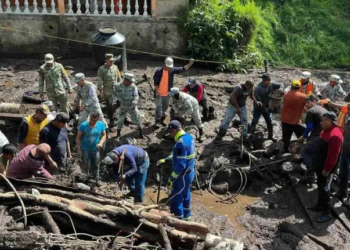 Aumenta a nueve la cifra de muertos tras deslave de cerro en Jilotzingo