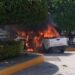 Normalistas vandalizan e incendian vehículos en el Congreso de Guerrero