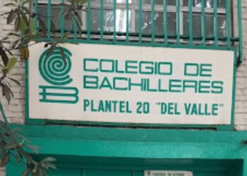 Riña afuera del Bachilleres 20 deja un herido por arma de fuego