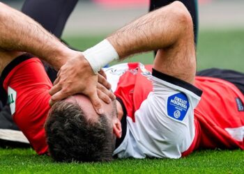 Feyenoord se queda sin Santiago Giménez por 3 meses