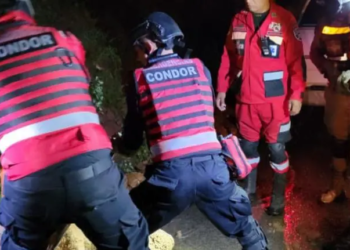 Hay 4 fallecidos por deslave en Jilotzingo, 6 siguen atrapados