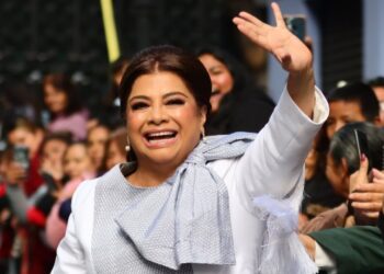 Clara Brugada escuchará a los capitalinos en recorridos casa por casa