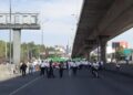 Marcha de transportistas y comerciantes en Naucalpan causa caos en Periférico Norte