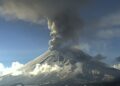 Popocatépetl emite fumarola y mantiene Semáforo de Alerta en Amarillo Fase 2