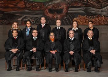 Sheinbaum ‘batea’ reunirse con la SCJN