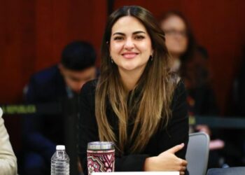 Andrea Chávez denuncia ante FGR al caricaturista Antonio Garci