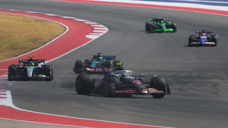 Russell, el más rápido en primera práctica; ‘Checo’ 10 y Pato O’Ward 13