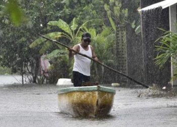 Lluvias golpean Minatitlán y amenazan Tlacotalpan en Veracruz