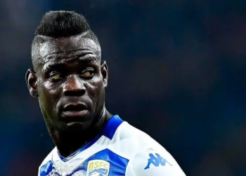 Mario Balotelli jugará junto a Johan Vásquez en el Génova