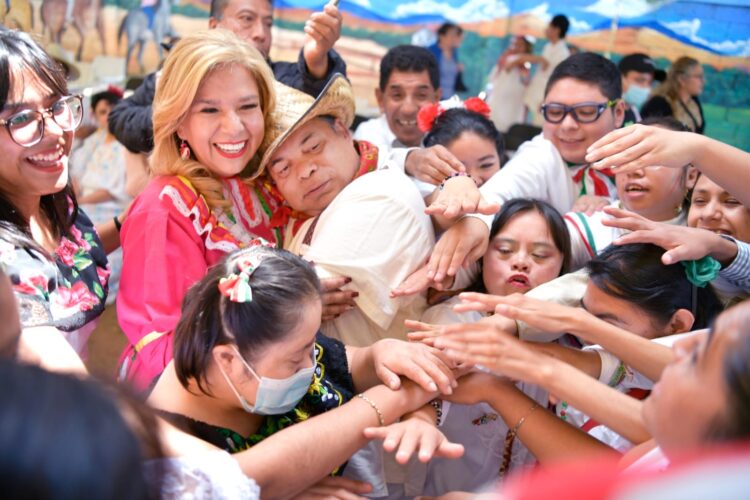Reconoce COPARMEX labor humanista de Patricia Arevalo