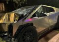 Cybertruck de Tesla termina embarrada contra casa en Miguel Hidalgo