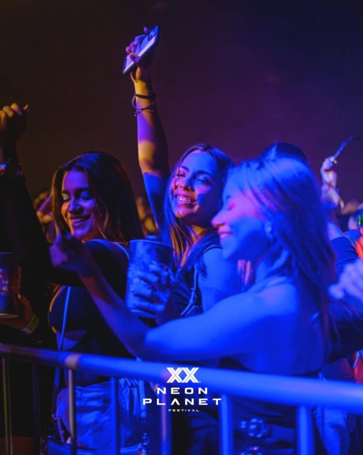 Neon Planet regresa con MIIXología elaborada con cerveza Dos Equis