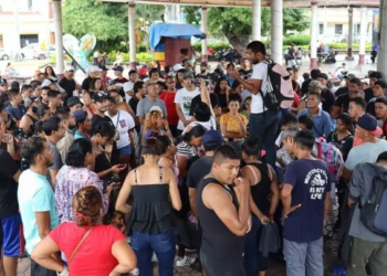 Indocumentados piden a Sheinbaum interceder ante medidas de Trump