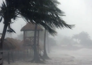 ‘Sara’ mantiene avance por tierra como depresión entre México y Guatemala