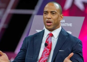 Trump elige a un exjugador de futbol americano como secretario de Urbanismo y Vivienda