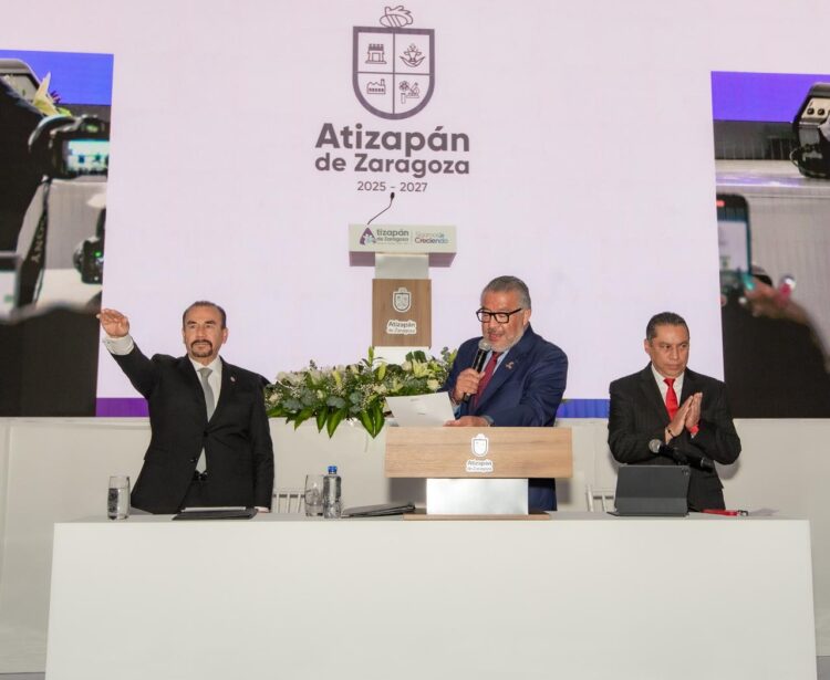PEDRO RODRÍGUEZ HACE HISTORIA; TOMA PROTESTA POR TERCERA VEZ COMO PRESIDENTE MUNICIPAL DE ATIZAPÁN DE ZARAGOZA Y ES EL PRIMER ALCALDE REELECTO EN EL MUNICIPIO
