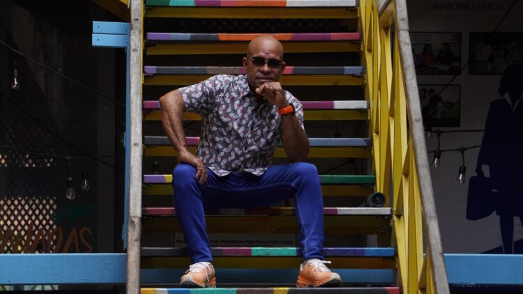 JIMMY EL LEÓN, HIJO DE ÓSCAR D’LEÓN, BUSCA CONQUISTAR MÉXICO CON SU SENCILLO «AYER»