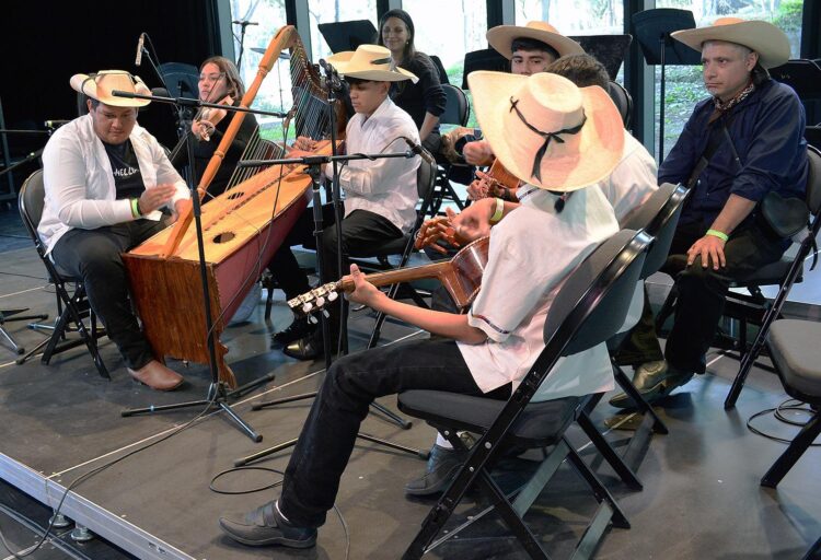 El foro nacional de creadores se consolida como un importante vínculo entre artistas y sociedad