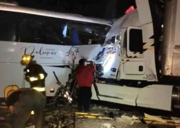 Accidente en autopista Mazatlán-Tepic deja 5 muertos y varios heridos